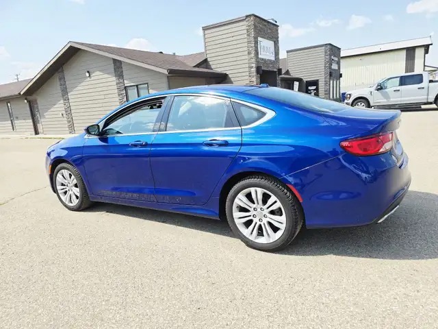 2015 Chrysler 200 Limited*FULLY LOADED*LOW KM*MINT IN & OUT*63871127774593124