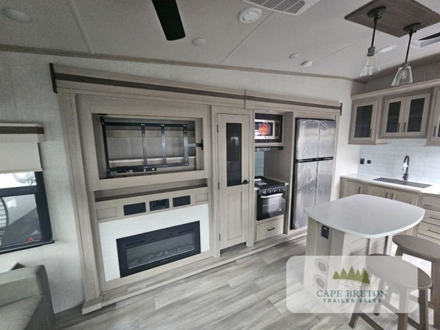 2022 Forest River RV Rockwood Ultra Lite 2893BS in Travel Trailers & Campers in Cape Breton - Image 4