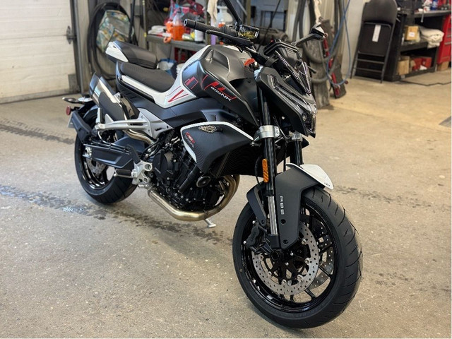 2025 CFMOTO 800NK in Street, Cruisers & Choppers in Sherbrooke