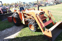 Kubota B8200 Tractor