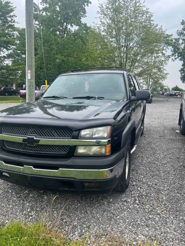 2005 Chevrolet Avalanche in Cars & Trucks in St. Catharines - Image 2