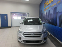 FORD ESCAPE 2017 TITANIUM ÉDITION AWD GPS NAVIGATION / TOIT OUVRANT ÉLECTRIQUE PANORAMIQUE / CAMÉRA... (image 3)