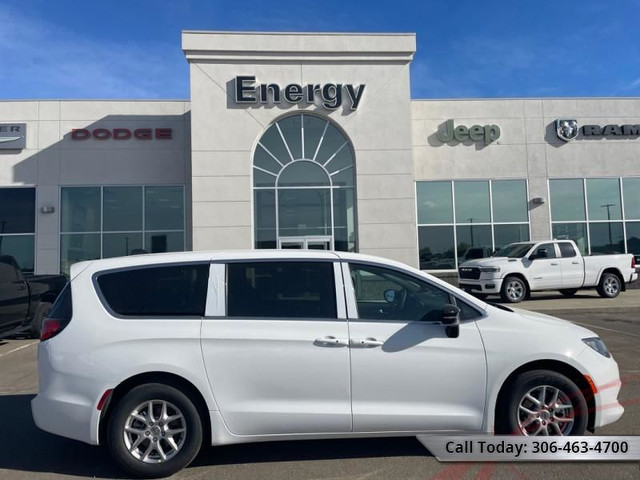2025 Chrysler Grand Caravan SXT - Heated Seats in Cars & Trucks in Saskatoon