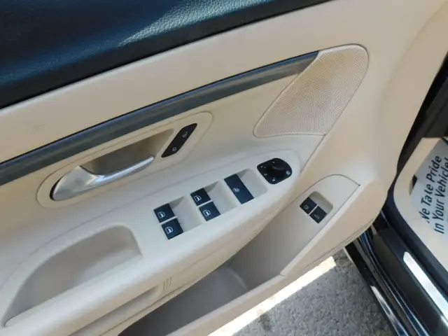 Volkswagen Eos Highline Cuir, Mags GPS Détecteurs Pare Choc Arr  in Cars & Trucks in City of Montréal - Image 29