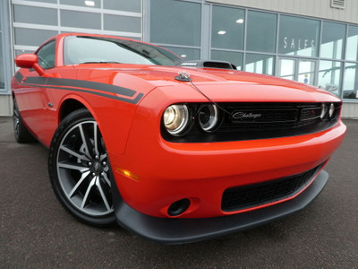  2023 Dodge Challenger R/T, Shaker, Low, Low KM's Just like new 