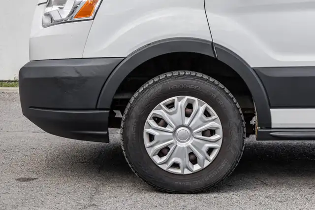 Ford Transit Cargo Van T-250 148" Low Rf - GARANTIE 1 AN 2017 in Cars & Trucks in Laval / North Shore - Image 6
