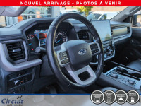 Le Ford Expedition XLT 2022 offre un habitacle spacieux et confortable pouvant accueillir jusqu'à 7... (image 6)