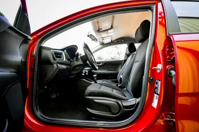 2023 Kia Rio 5-door LX+ IVT - Heated Seats - Apple CarPlay in Cars & Trucks in Kingston - Image 26