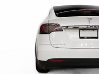 This beautiful 2018 Model X is a local Ontario vehicle. With enhanced features, it offers a powerful... (image 8)