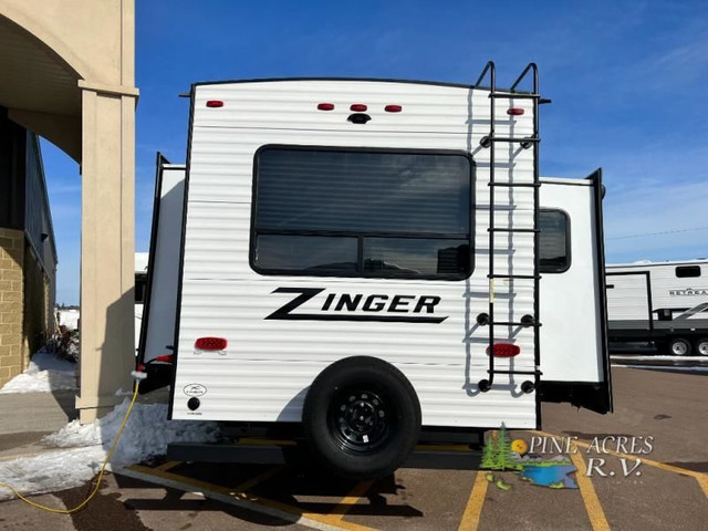 2023 CrossRoads RV Zinger ZR340MB in Travel Trailers & Campers in Truro - Image 3