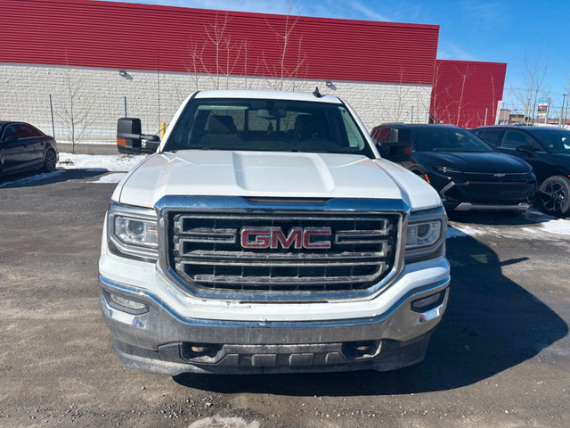 2018 GMC Sierra 1500 4X4 Crew Cab 143.5" SLE | 6.5FT BOX | 5.3L  in Cars & Trucks in City of Toronto - Image 2