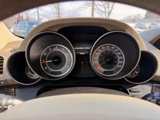 2011 Acura MDX AWD 4dr Tech Pkg in Cars & Trucks in Hamilton - Image 26
