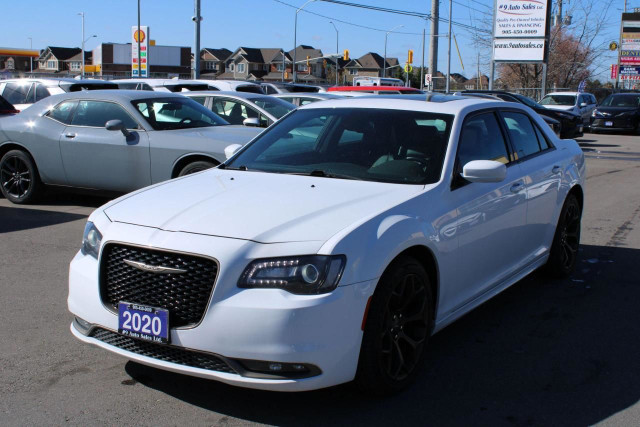  2020 Chrysler 300 300S RWD in Cars & Trucks in Mississauga / Peel Region - Image 3