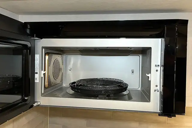 2023 Newmar Bay Star 3225 – Pre-Owned Class A Motorhome. in RVs & Motorhomes in Red Deer - Image 29