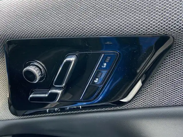 2025 Cadillac OPTIQ Luxury in Cars & Trucks in Calgary - Image 29