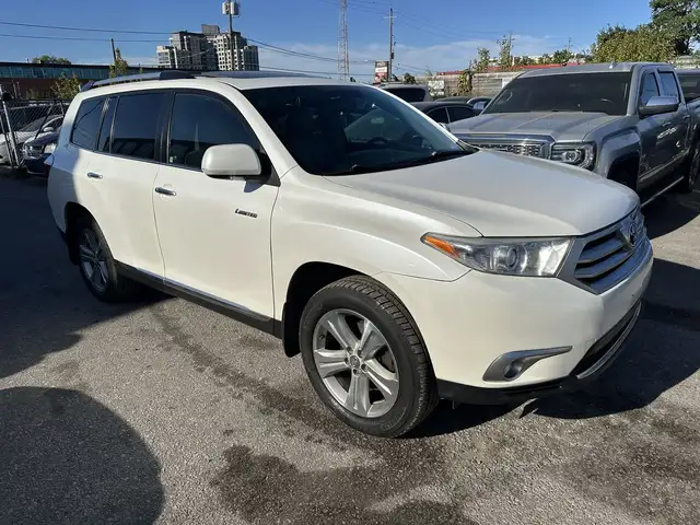 2012 Toyota Highlander Limited in Cars & Trucks in Mississauga / Peel Region - Image 8