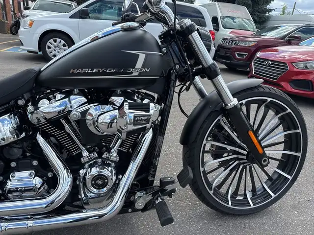 2023 Harley-Davidson Breakout ~ AIR RIDE ~ 260 REAR ~ 23\" FRONT in Street, Cruisers & Choppers in City of Toronto - Image 28