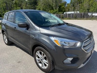2017 FORD ESCAPE SE PKG REVERSE CAMERA HEATED SEATS SUPER CLEAN Hit the road in this 2017 Ford Escap... (image 6)