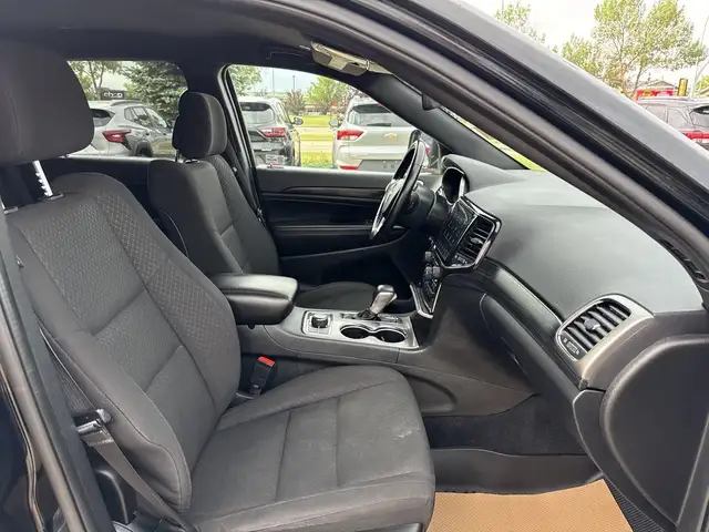 2021 Jeep Grand Cherokee Laredo in Cars & Trucks in Edmonton - Image 30