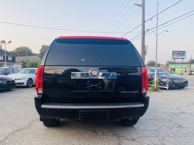 2013 Cadillac Escalade AWD 4dr Base in Cars & Trucks in City of Toronto - Image 4