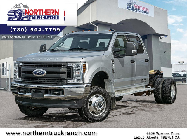 2019 Ford F-350 Chassis XLT CAB AND CHASSIS 4X4 CREW CAB in Cars & Trucks in Edmonton