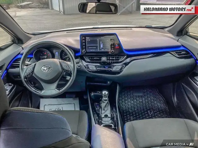 2020 Toyota C-HR XLE Premium in Cars & Trucks in Hamilton - Image 28