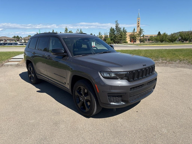 2021 Jeep Grand Cherokee L Altitude in Cars & Trucks in Calgary