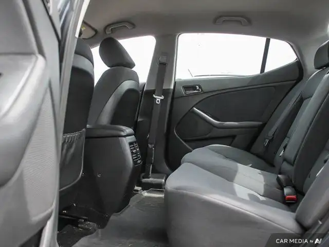 2014 Kia Optima LX in Cars & Trucks in London - Image 28