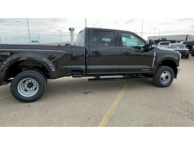  2024 Ford Super Duty F-350 DRW XLT .632A in Cars & Trucks in Medicine Hat - Image 2