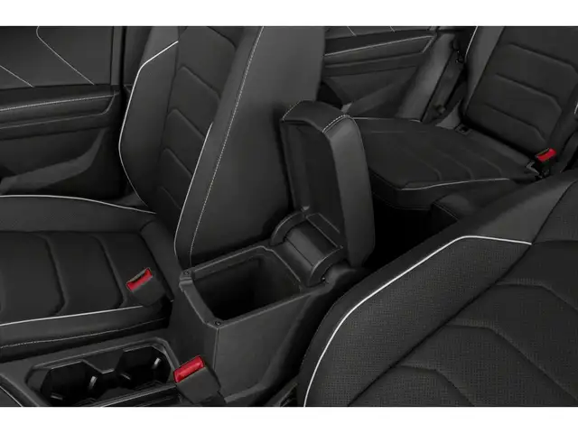 2022 Volkswagen Tiguan Highline R-Line in Cars & Trucks in Calgary - Image 11