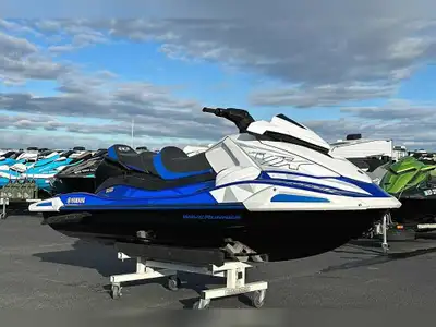 LUXURY ON THE WATER: THE VX VX LIMITED ULTIMATE COMFORT AND STYLE! PAYMENTS ONLY $83 BI-WEEKLY OAC!!...