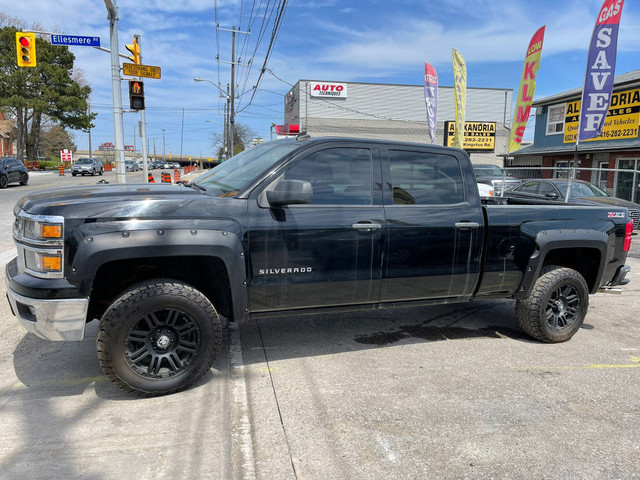 2014 Chevrolet Silverado 1500 4WD Crew Cab Box LT in Cars & Trucks in City of Toronto - Image 3