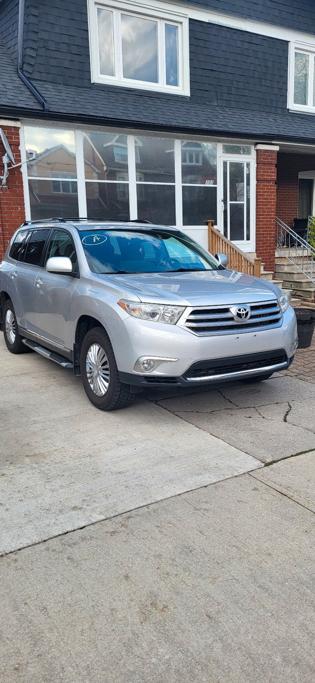 2012 Toyota Highlander Basic in Cars & Trucks in City of Toronto - Image 2