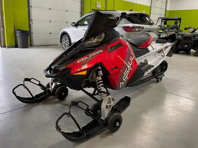 2015 Polaris SWITCHBACK ASSAULT 800 $55 B/W ALL CREDIT ACCEPTED! dans Motoneiges dans Comté de Strathcona - Image 6
