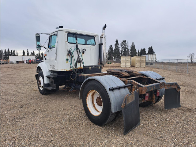 2001 International Loadstar S/A Day Cab Cab & Chassis Truck 8100 in Heavy Trucks in Calgary - Image 3