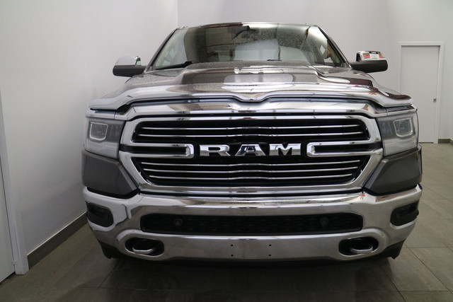 2019 Ram 1500 Laramie Quad Cab 4x4 Uconnect 12po Navigation Cuir in Cars & Trucks in Laval / North Shore - Image 3