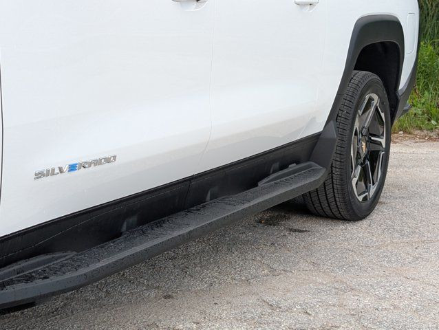 2026 Chevrolet Silverado EV LT- Assisted Driving Package in Cars & Trucks in Barrie - Image 4