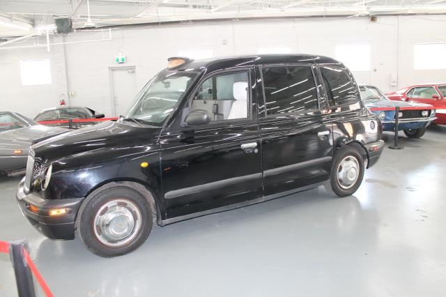 2004 LTI LONDON CAB in Cars & Trucks in City of Toronto - Image 3