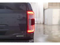 **ONE OWNER - ACCIDENT FREE** 39,613 KM This 2022 Ford F-150 4x4 Super Crew Lariat is powered by a 3... (image 8)