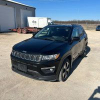 JUST REDUCED!!! LOCAL TRADE IN!!! NICE SHAPE!!! 4 CYLINDER 4WD!!! 2017 Jeep Compass N 4WD, Clean wit... (image 6)