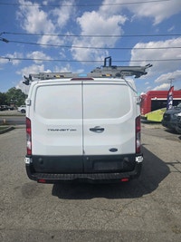 Perfect Auto CLEAN CARFAX - LOW ROOF - 148 WHEEL BASE - 3.7 L GAS - ROOF RACK - SHELVING - PRICE IS... (image 3)