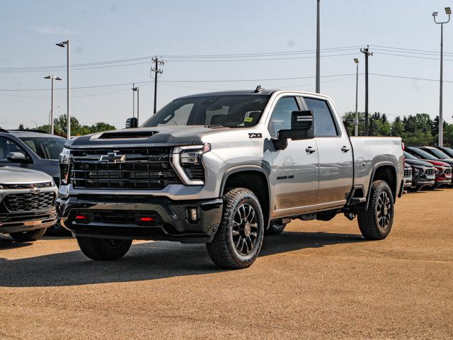 2025 Chevrolet Silverado 3500HD LT | Running Boards in Cars & Trucks in Edmonton - Image 4