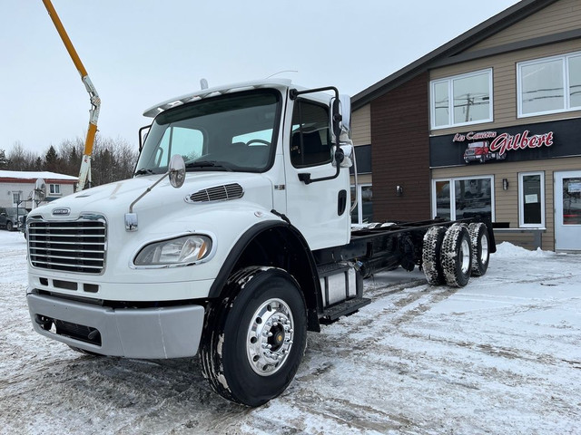 2012 Freightliner M2 106 in Heavy Trucks in St-Georges-de-Beauce