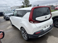 This Kia Soul boasts a Regular Unleaded I-4 2.0 L/122 engine powering this Variable transmission. Wh... (image 3)