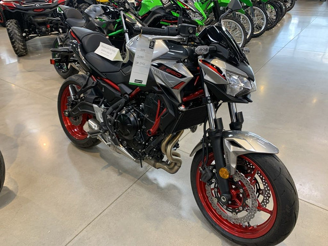  2023 Kawasaki Z650 in Street, Cruisers & Choppers in Guelph - Image 2