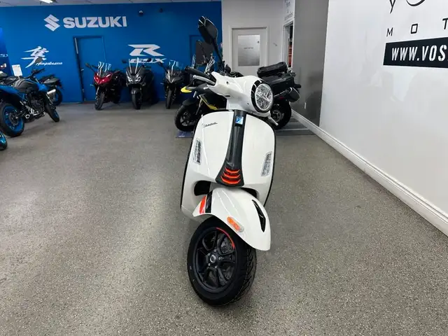 2025 Vespa GTS 310 Supersport MY 25 - V6601NP - -Financing Avail in Scooters & Pocket Bikes in Markham / York Region - Image 4