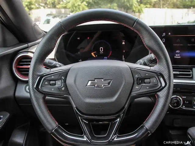 2024 Chevrolet Trax 2RS | Sunroof Pkg | Blind Spot | Low Kms in Cars & Trucks in Hamilton - Image 18