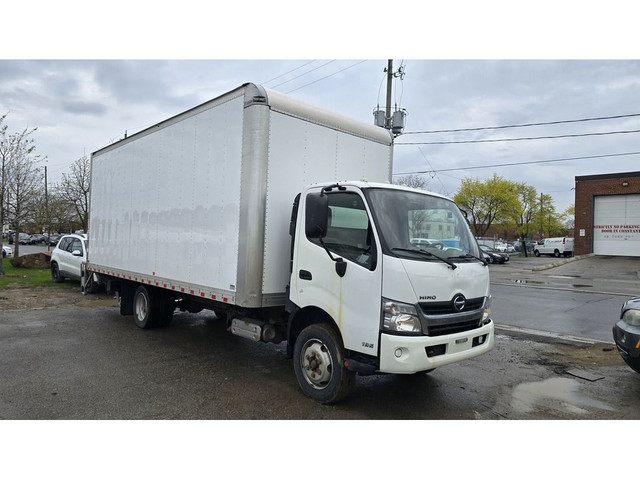 2018 Hino 195 Hino 195 - 21.5Ft x 98W x 98H Box - Lift Gate in Cars & Trucks in City of Toronto - Image 4