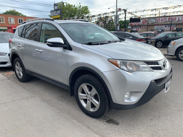 2013 Toyota RAV4 XLE 2.5L ECO mode & Power Sunroof. in Cars & Trucks in City of Toronto - Image 3