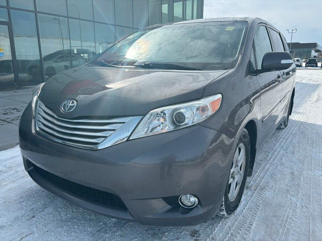  2014 Toyota Sienna *LIMITED PACKAGE*7-Pass AWD*ACCIDENT FREE CA in Cars & Trucks in Calgary - Image 2